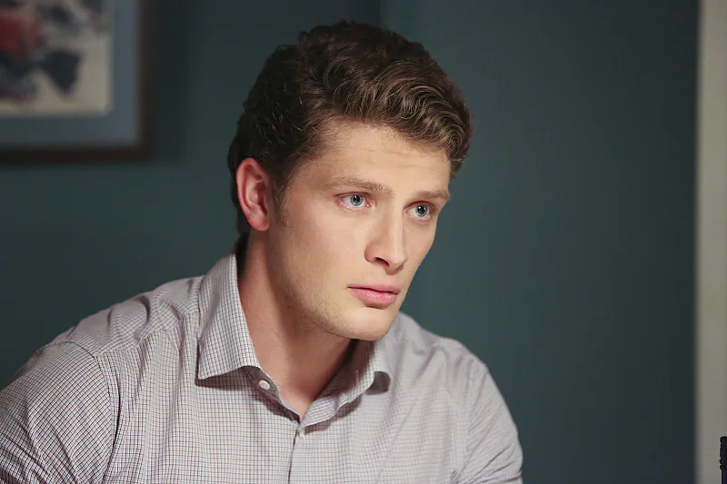 Why Did Sin Rostro Kidnap Mateo On 'Jane the Virgin'? Season 2 Has A