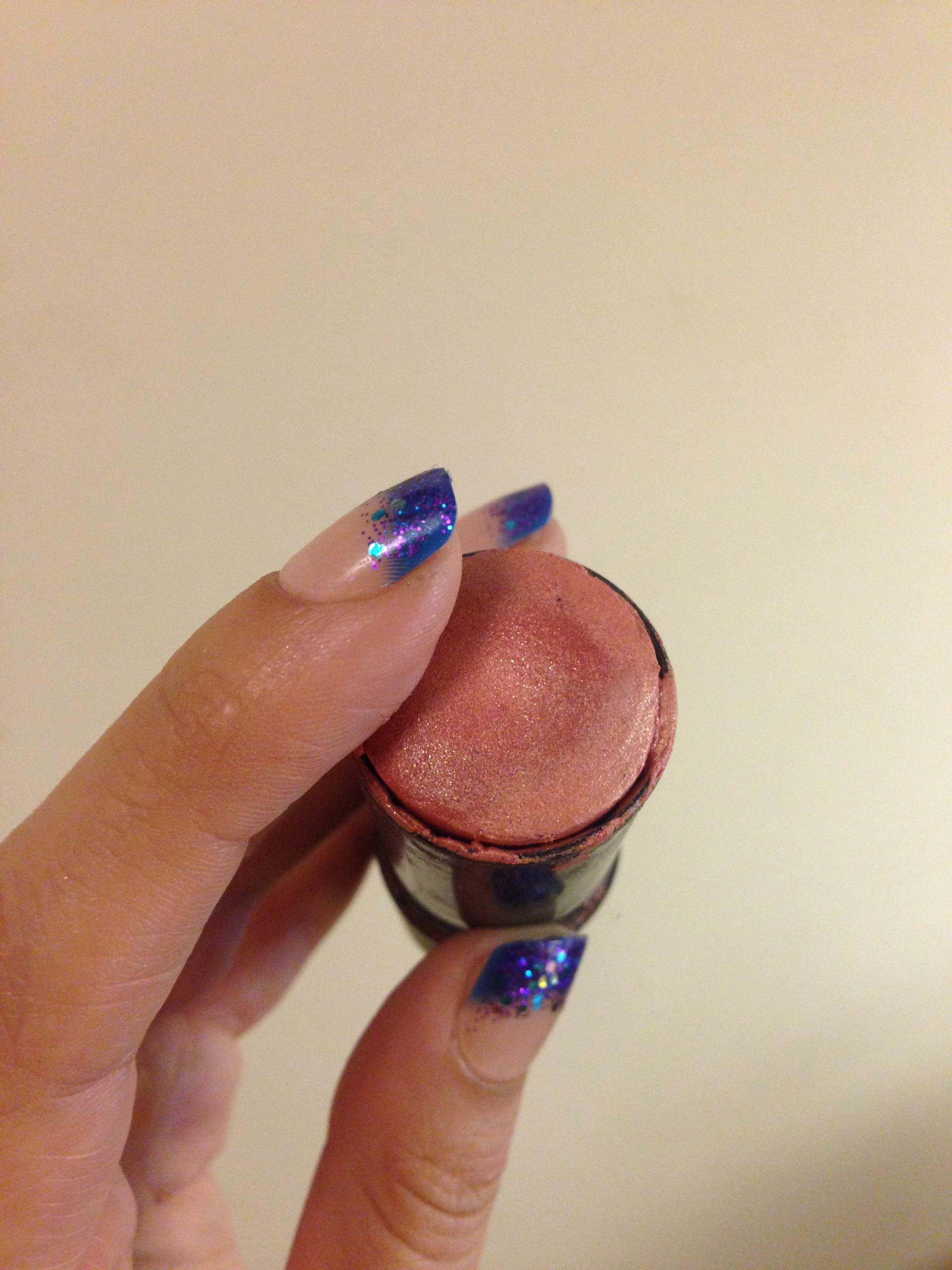 How To Apply Bronzer To Keep Your Summer Glow All Winter Long (Spoiler