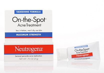 7 Ways To Use Benzoyl Peroxide Without Bleaching Everything You Own