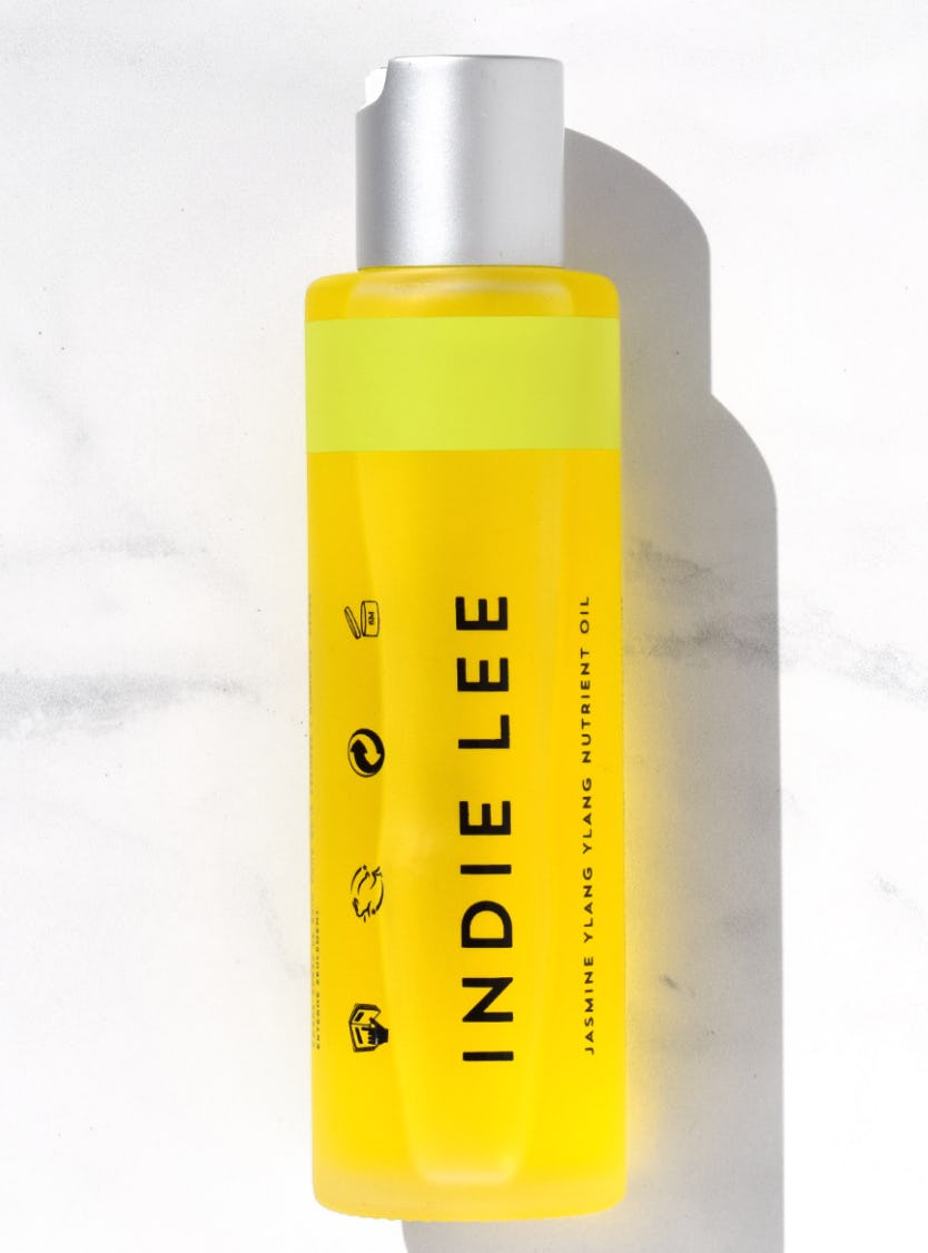 5 Ways To Use Hair Oils That Will Give You Healthy, Not Greasy Strands