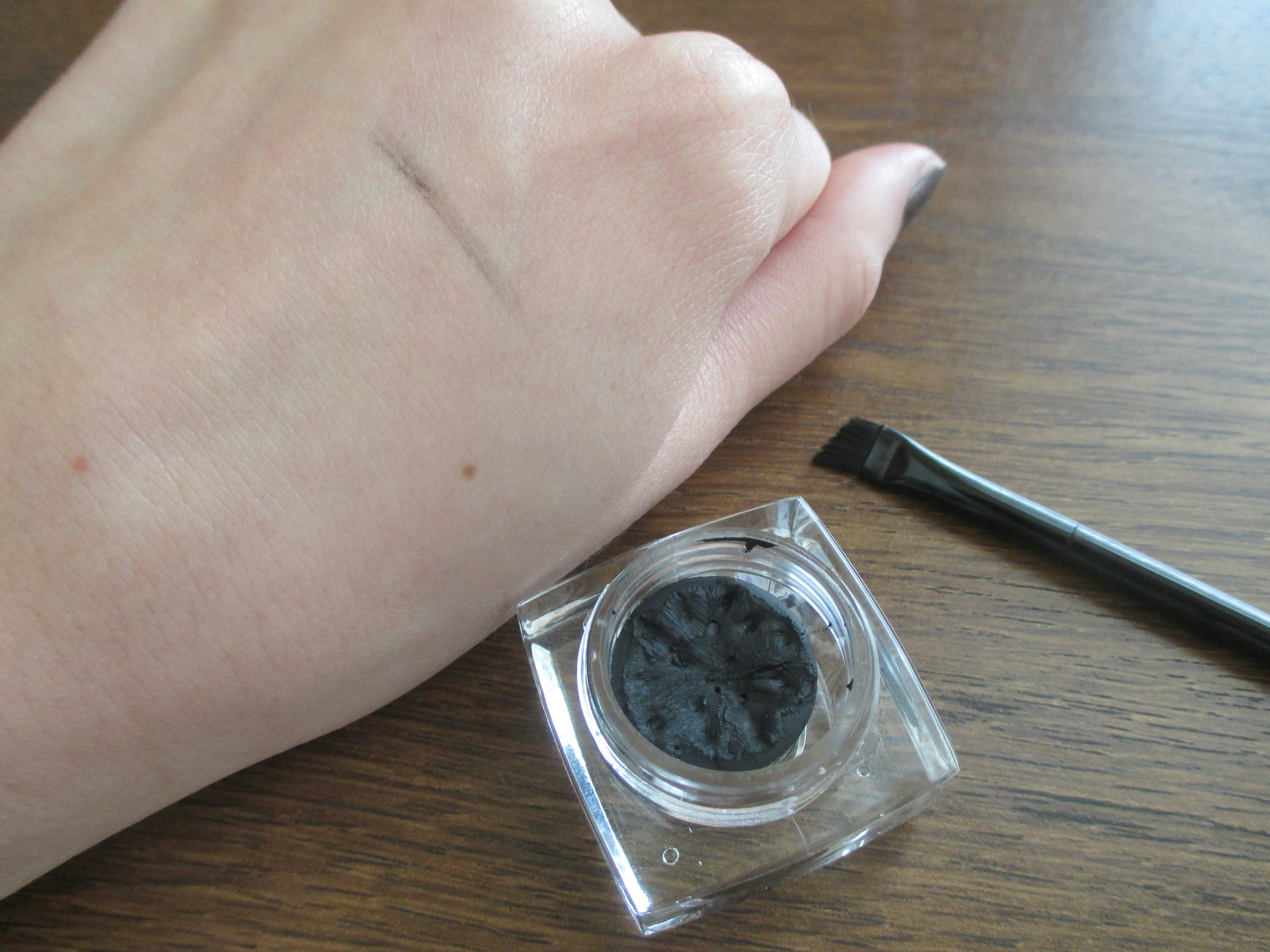 How To Revive Dried Gel Eyeliner With One Easy Trick — PHOTOS