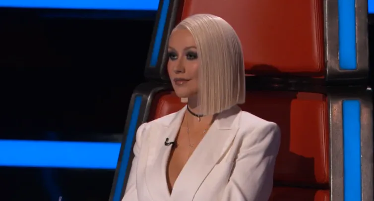 Christina Aguilera's Asymmetrical Bob Is Her Boldest Style Yet — PHOTOS