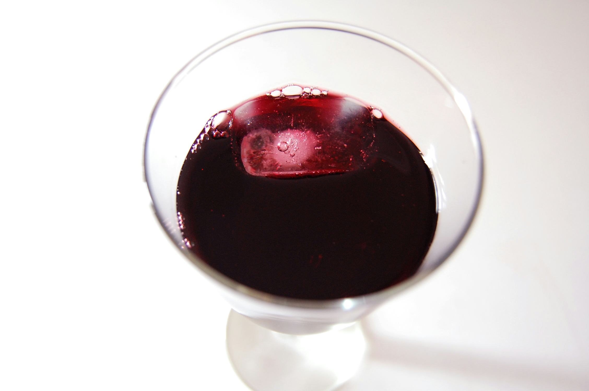 How To Chill Wine Quickly So You Can Enjoy A Cold Drink During The Dog