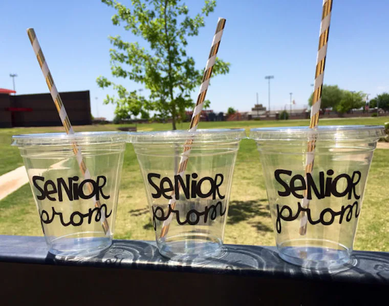 15 Prom Party Decorations That Will Guarantee Your Prom Photos Are The ...