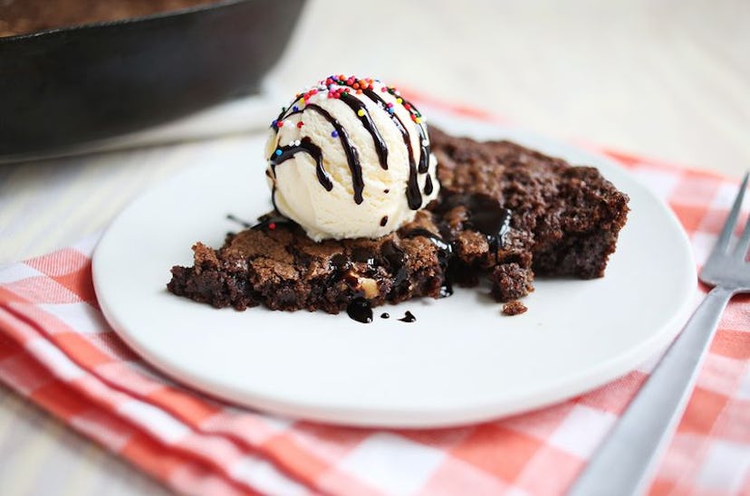 This giant skillet brownie from A Beautiful Mess is perfect for baking when you're bored.
