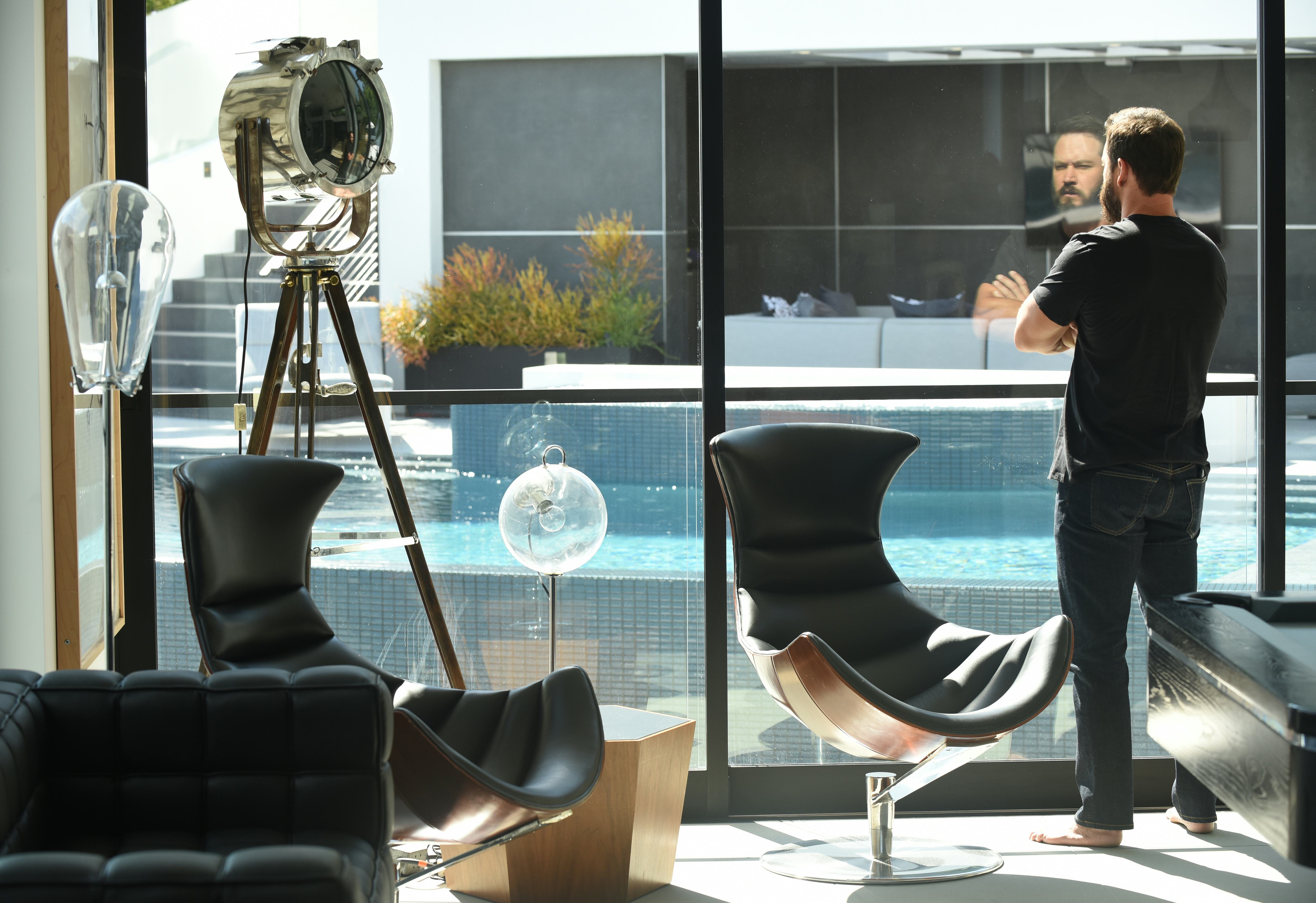 'Pitch' Flashbacks To Young Mike Lawson & Explains Why Being A Catcher