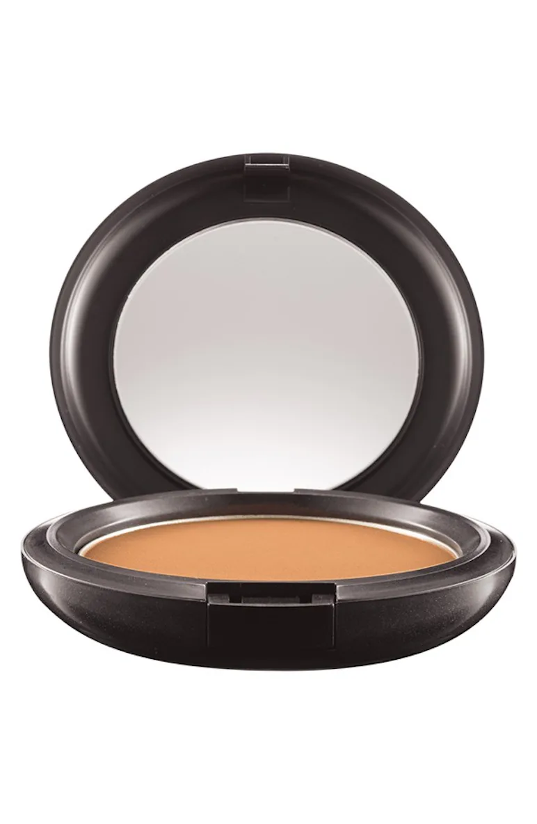 Is Powder Or Liquid Foundation Better For Your Skin? Here’s How To Find Out