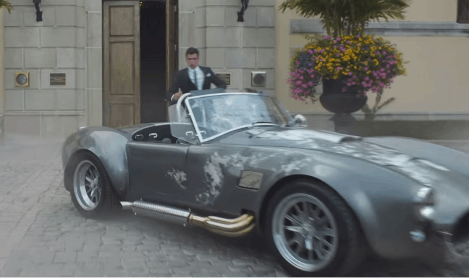 Here Is How Much Everything Cost In Taylor Swift's "Blank Space" Video