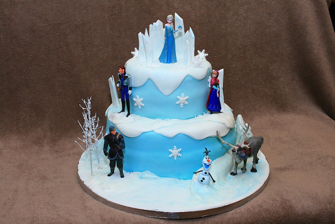 16 Winter Wedding Cakes That Are Stunningly Beautiful and Perfect for a ...