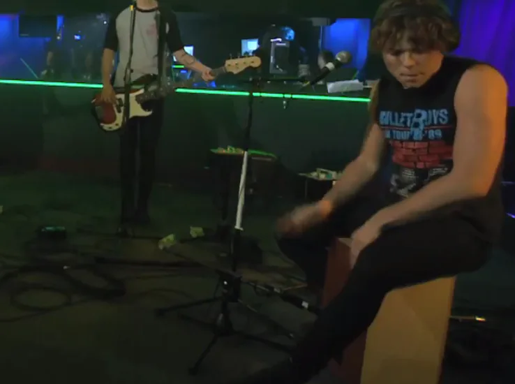 9 Ways 5SOS Proved They're A Rock Band While Performing 