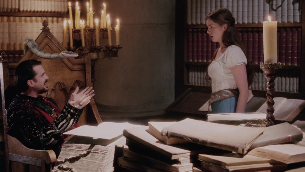 24 Things You Notice When You Rewatch 'Ella Enchanted' Aka Anne