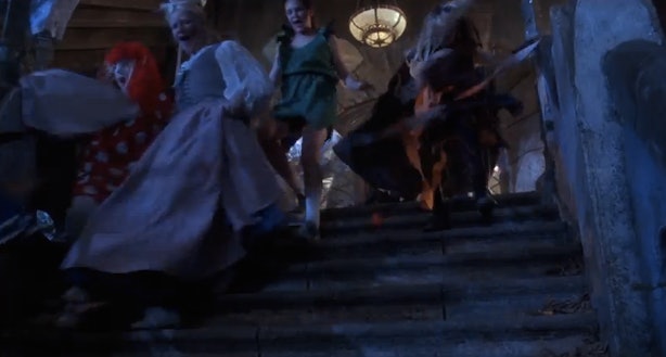 28 Things You Notice When You Re-watch The Halloween Classic, 'Casper'