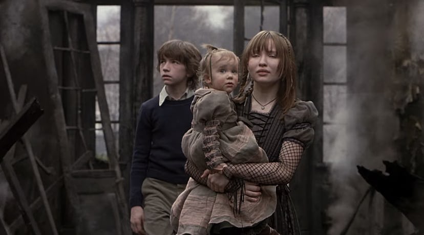 How Does Netflix's 'A Series of Unfortunate Events' Compare To The 2004 Movie?