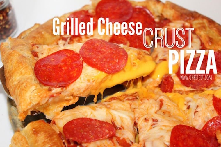 Grilled Cheese Crust Pizza Has Arrived, Ready to Take Your Superbowl
