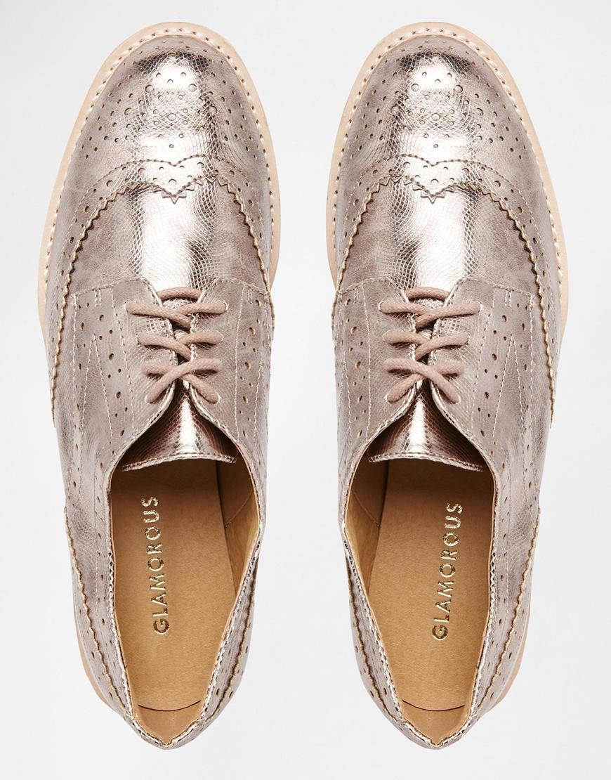 25 Trendy Flats For Fall That Won't Have You Feeling Like Your