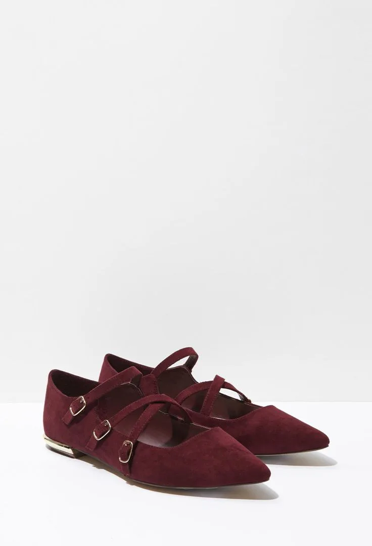 25 Trendy Flats For Fall That Won't Have You Feeling Like Your