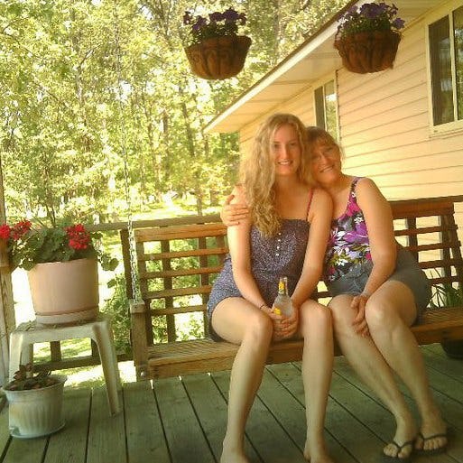 7 Things You'll Relate To If You Look Just Like Your Mom