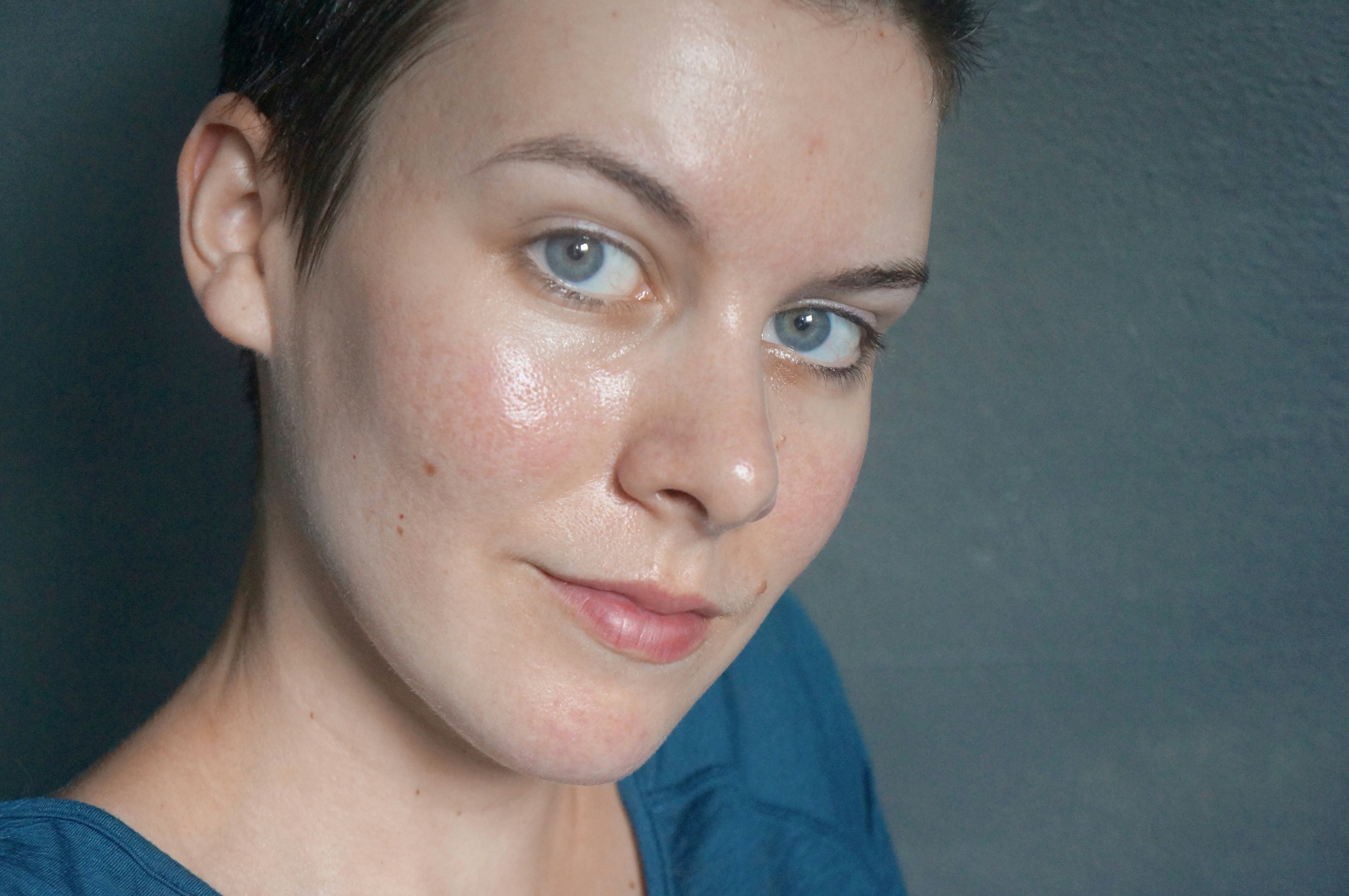 This Is The Most Effective Way To Use A Charcoal Mask — PHOTOS