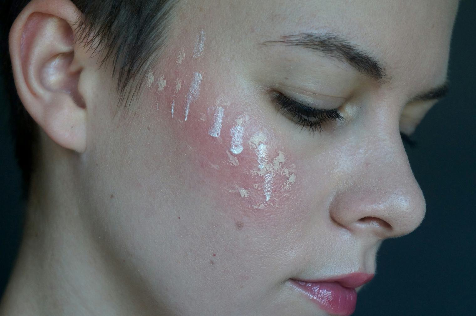 How To Wear Blush When You Have Naturally Flushed Skin — PHOTOS