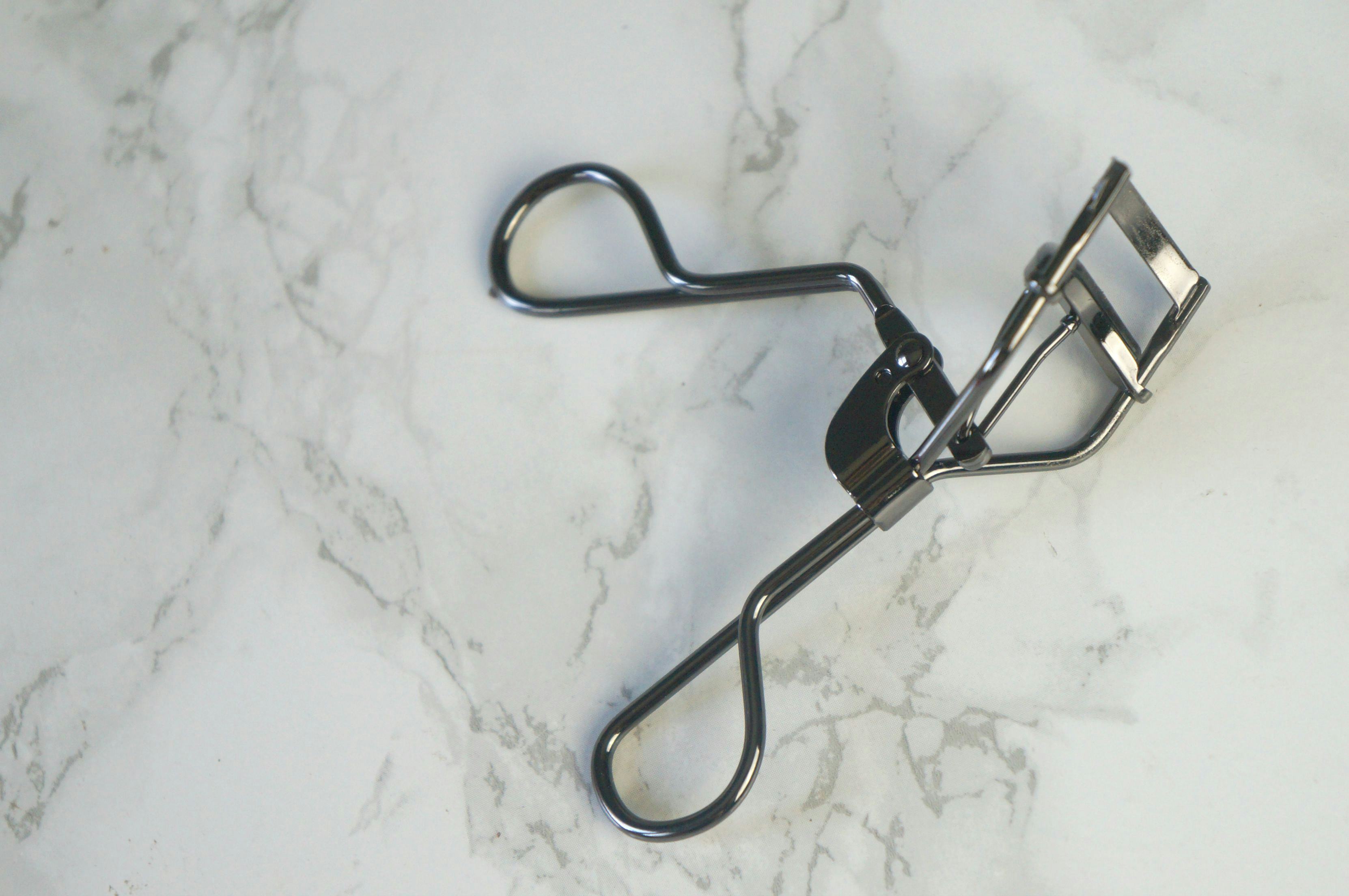 Tweezerman ProMaster Lash Curler For DeepSet & Hooded Eyes Is Your