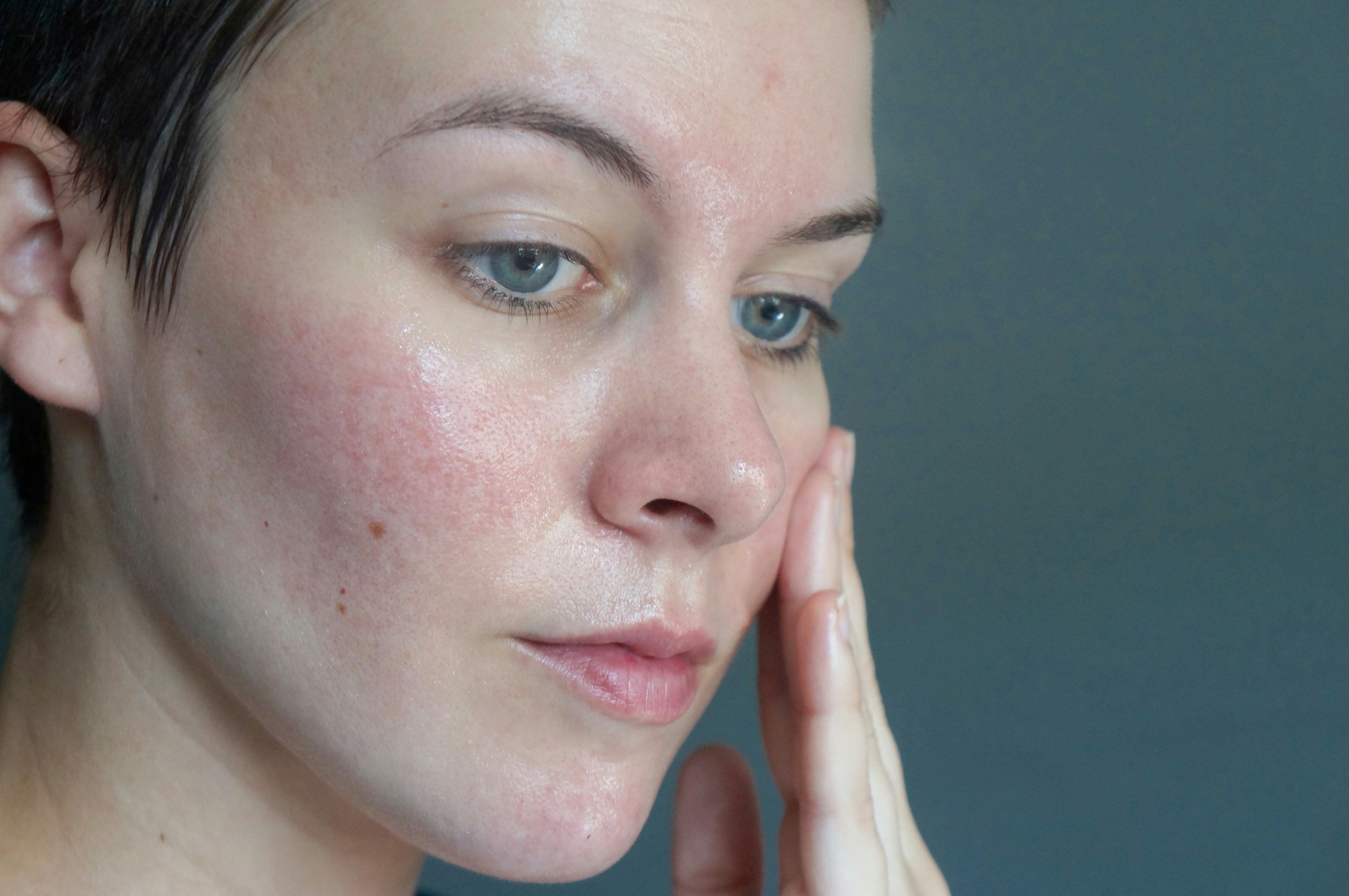 This Is The Most Effective Way To Use A Charcoal Mask — PHOTOS