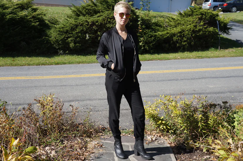 10 Struggles Only People Who Always Wear Black Will Understand 10 Struggles Only People Who Always Wear Black Will Understand