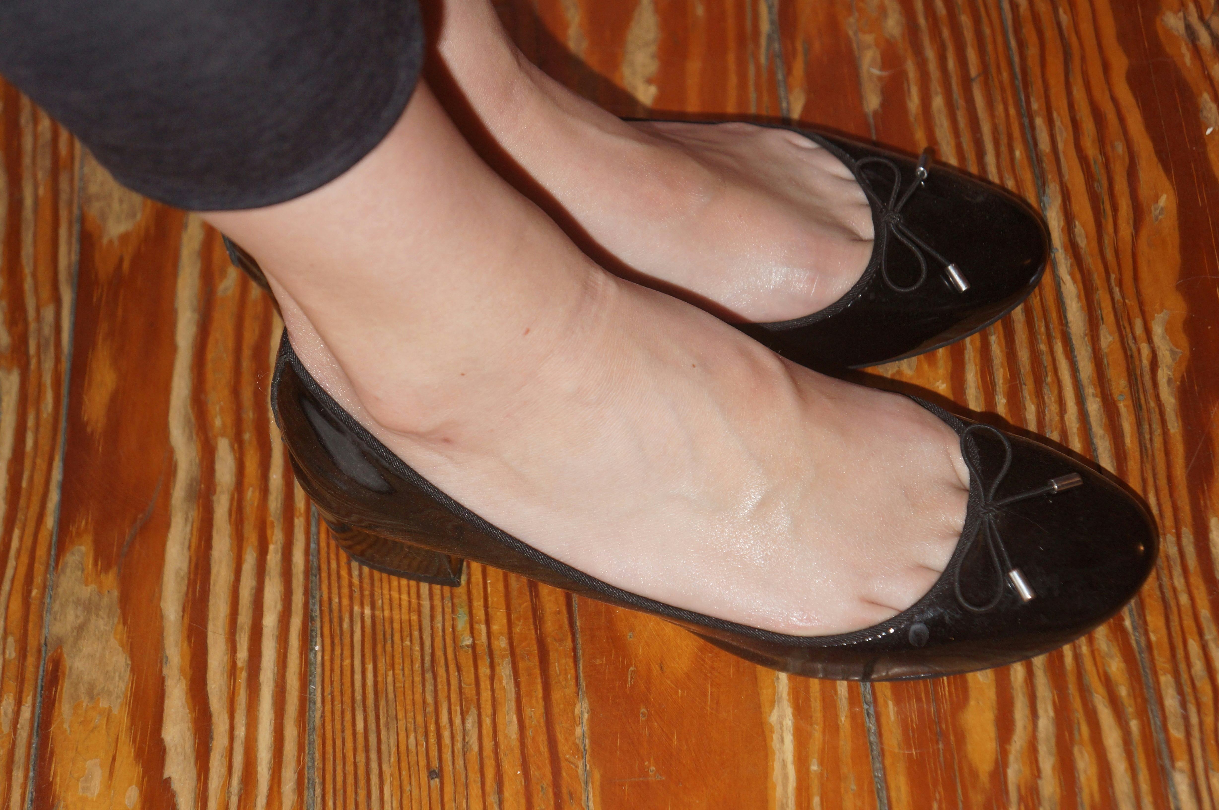 Does BlisterPreventing Spray Work? I Tried It While Wearing Heels & My