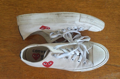 rent elleve håndbevægelse How To Clean White Sneakers Correctly So They Look Just As Sparkling As  When You Bought Them