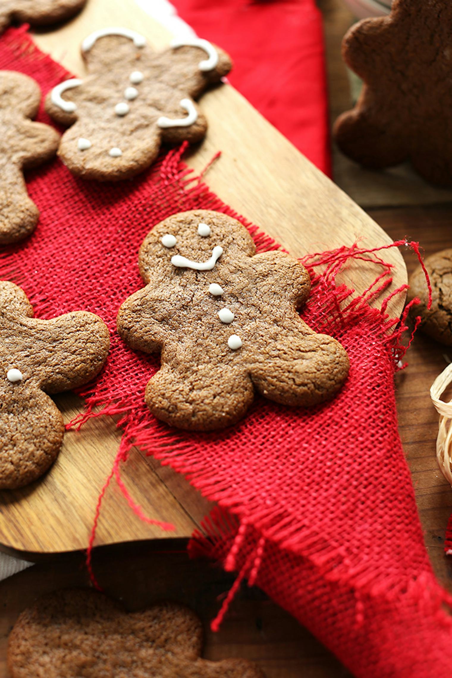 17 Easy Gingerbread Recipes To Spice Up Your Holiday Dessert Table