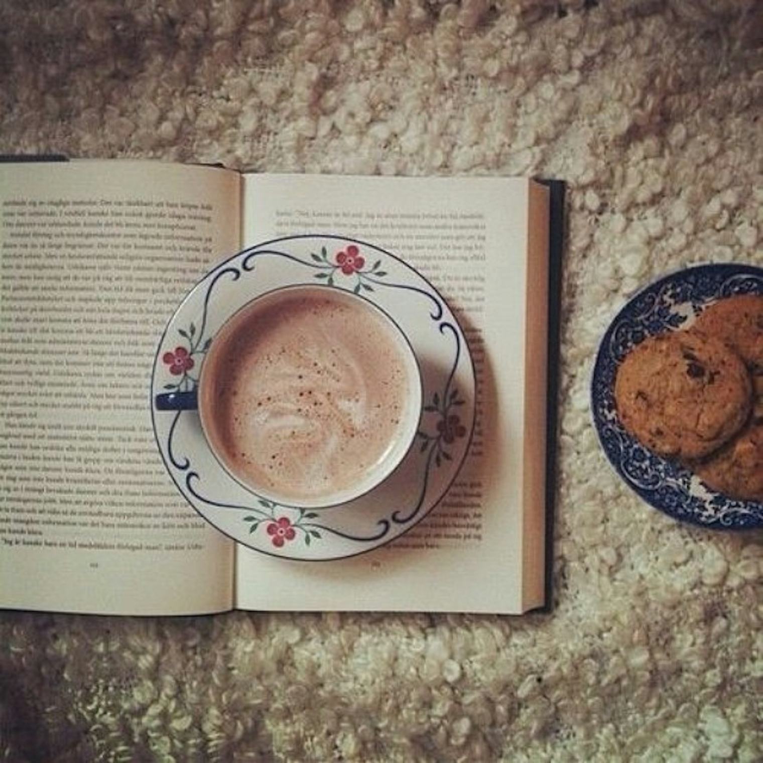13 Photos That Prove Coffee and Books Were Meant for Each Other