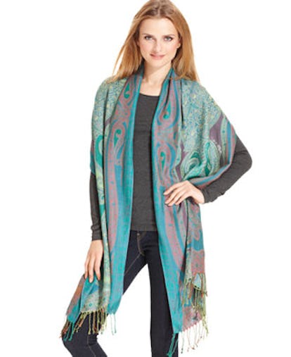 19 Fun Scarves That Will Spice Up Your Wardrobe During The Chillier ...