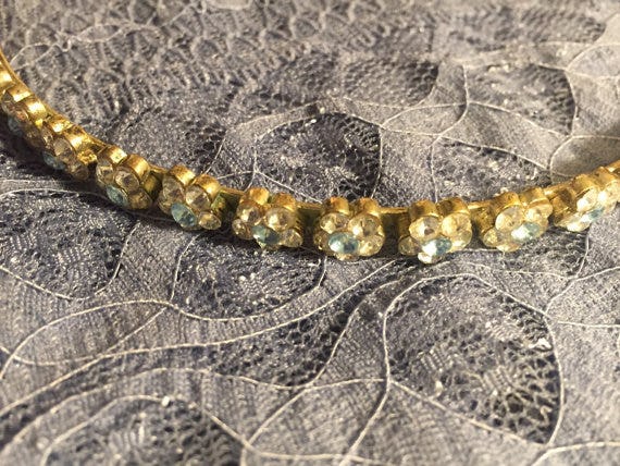 13 Super '90s Headbands Ever That You Insisted On Wearing Every Single