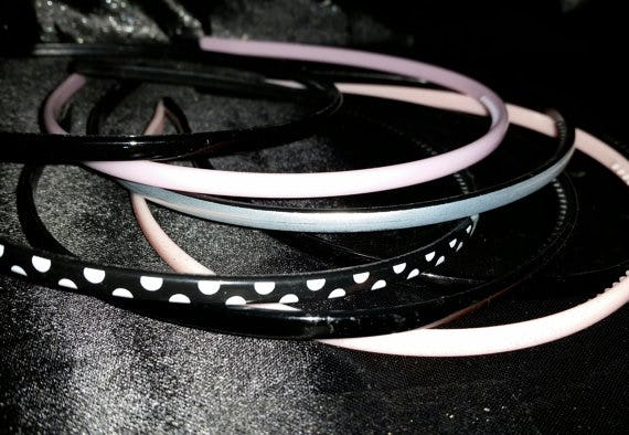 13 Super '90s Headbands Ever That You Insisted On Wearing Every Single