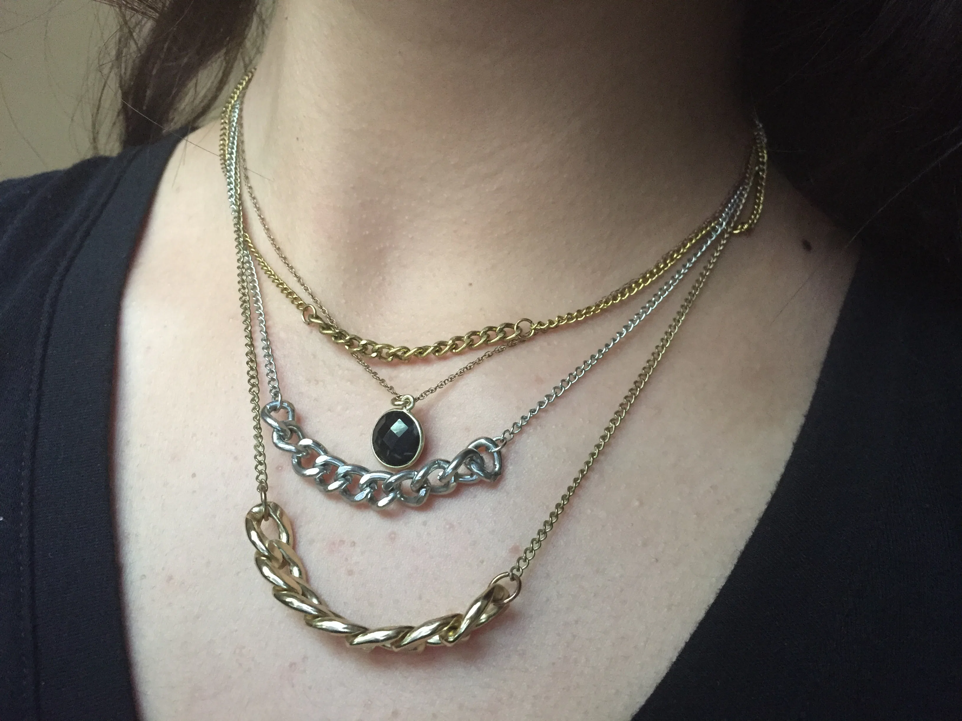 What Jewelry To Wear Every Day If You Want To Create An Accessories Uniform