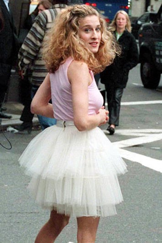 A Carrie Bradshaw Halloween Costume That Is Stylish And Simple — Photos 0720