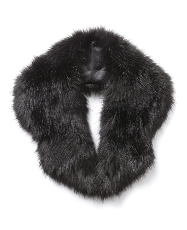 13 Faux Fur Stoles That Scream Luxury Without Breaking The Bank — PHOTOS