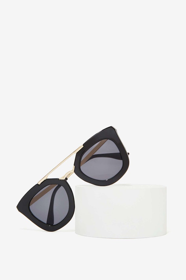 17 Best Sunglasses For The Beach To Shield Your Eyes From The Summer