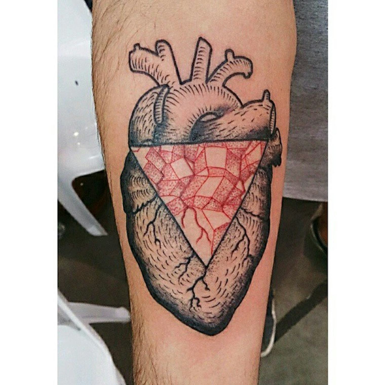 9 Pretty Heart Tattoos That'll Allow You To Wear Your Heart On Your