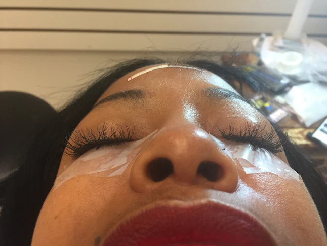 Do Eyelash Extensions Hurt Two Experts Weigh In On What To Watch Out For