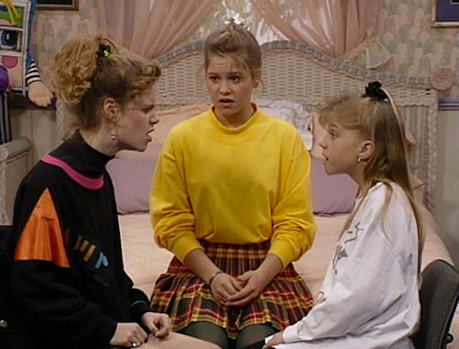 9 Super '90s D.J. Tanner Outfits From 'Full House' That Were Fashion Forward At The Time