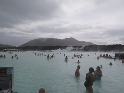 7 Lessons Visiting An Icelandic Geothermal Spa Taught Me & My Mud ...