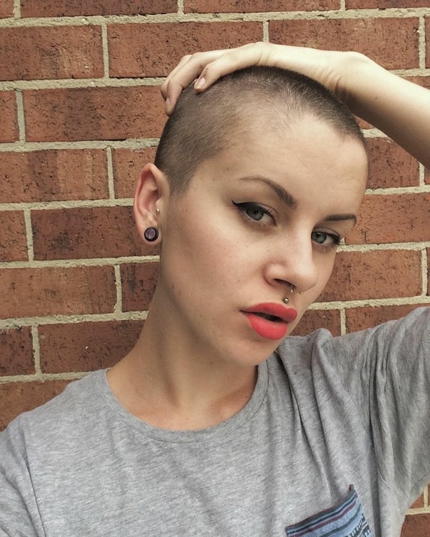 43 Women With Super Short & Buzzed Hair Who Define Their 