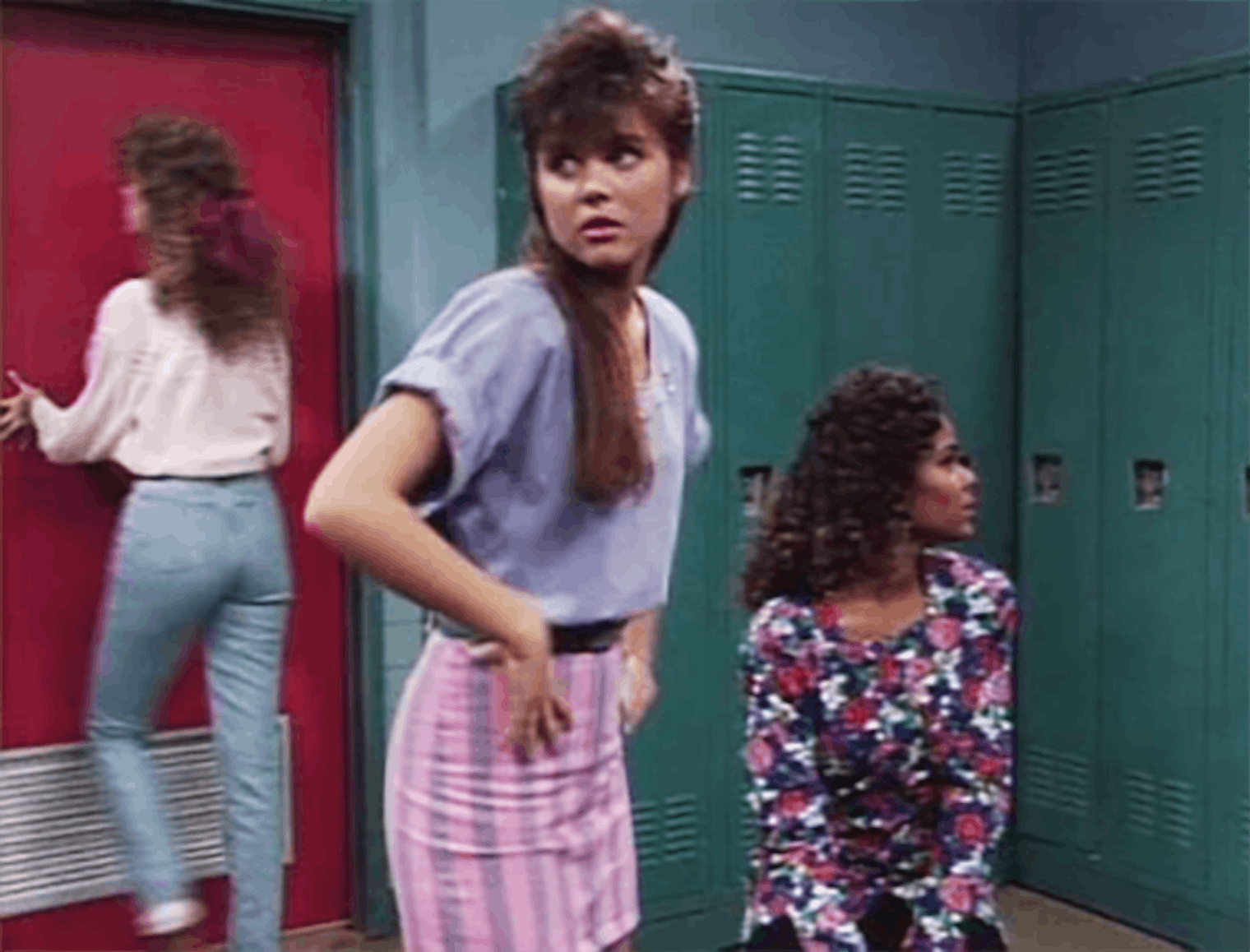 9 Kelly Kapowski Style Tips To Steal In 2015