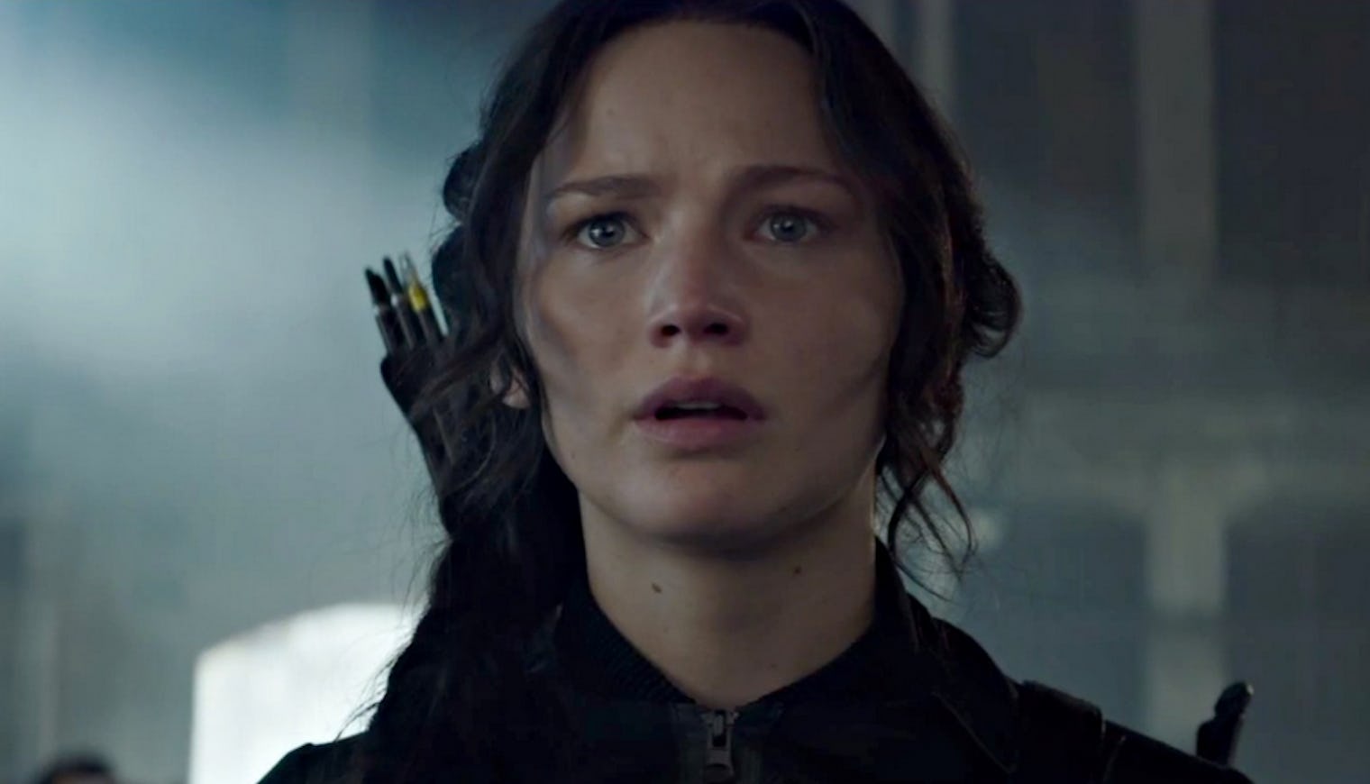 How's Jennifer Lawrence's Wig in 'Mockingjay' Holding Up? Let's See
