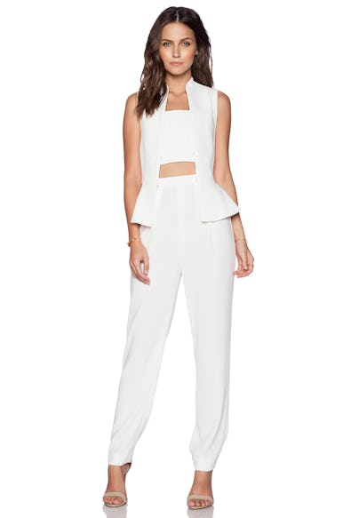 Kortney Kardshian Wears All-White Ensemble, Because Monochrome Is ...