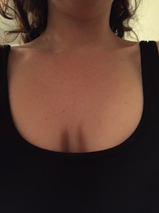 Pay Close Attention to Where This Woman Has Bronzer on Her Chest—It'll Help  You Make Your Cleavage Look Just as Impressive