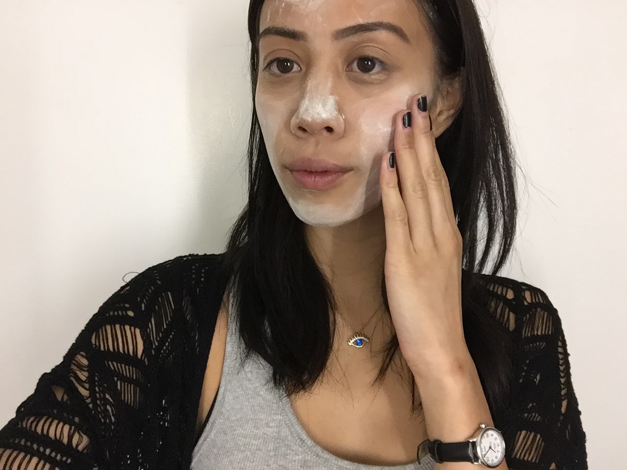 I Put Baby Powder On My Face & Submerged It Into Water & It Helped My