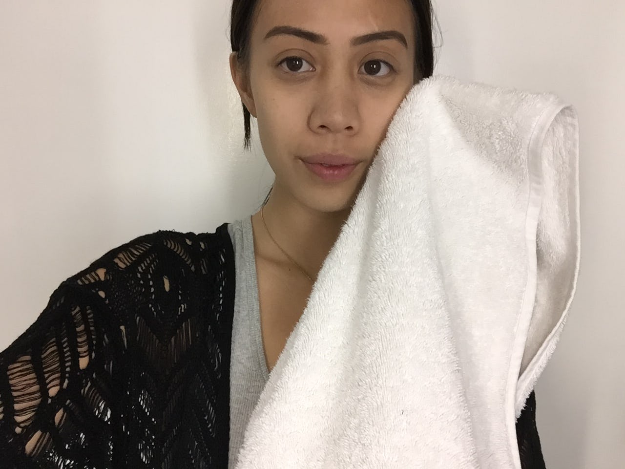 I Put Baby Powder On My Face & Submerged It Into Water & It Helped My