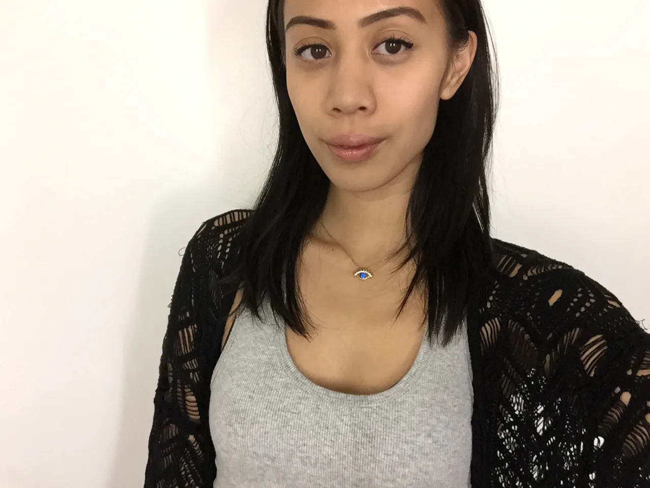 I Put Baby Powder On My Face & Submerged It Into Water & It Helped My Makeup Stay Put — PHOTOS