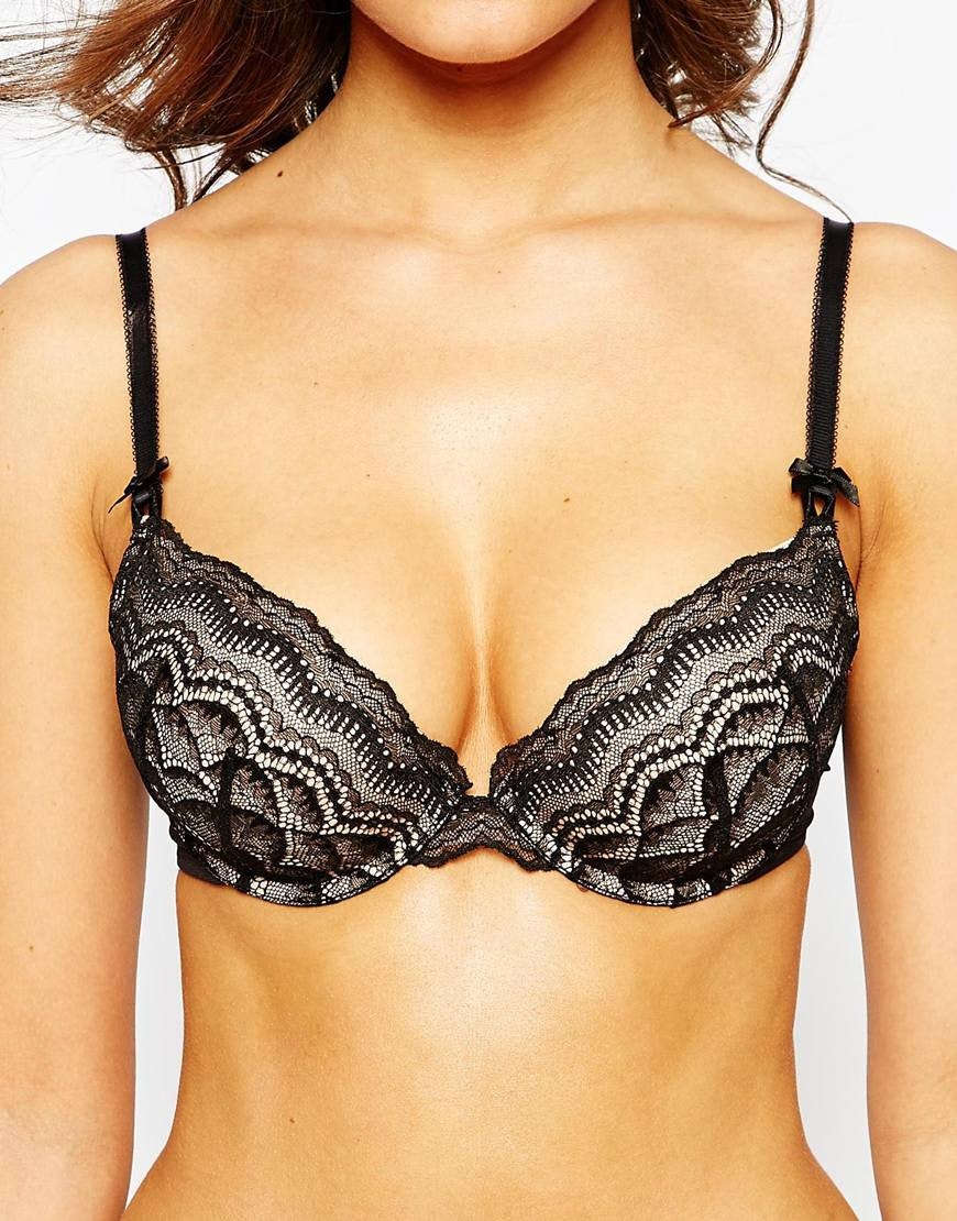 How Do You Know If Your Bra Cup Is Too Big? Here's What You Should